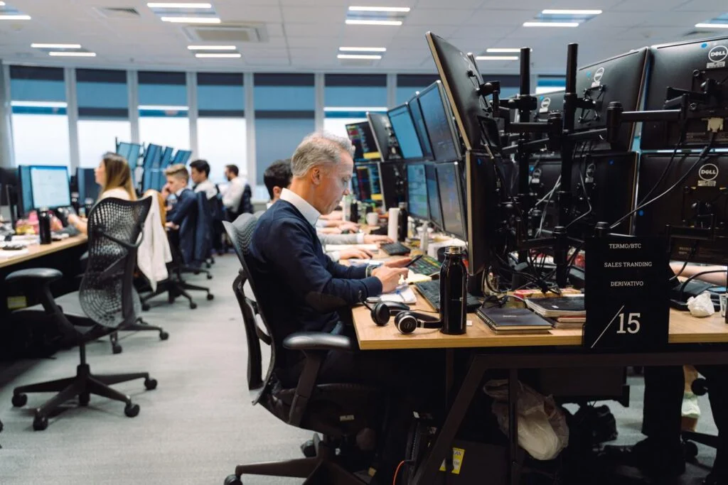 TradingView平替软件：2026年最值得关注的行情分析平台