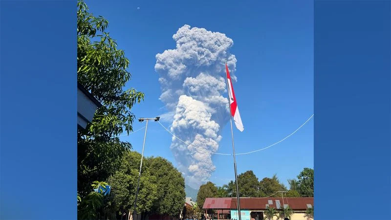印尼火山爆发，多名登山者遇难，其余人员获救